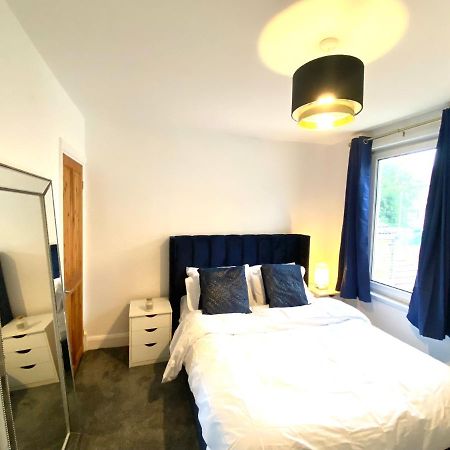Medway Getaway - 3 Bed Home With Luxury Bathroom Чатъм Екстериор снимка