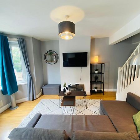 Medway Getaway - 3 Bed Home With Luxury Bathroom Чатъм Екстериор снимка