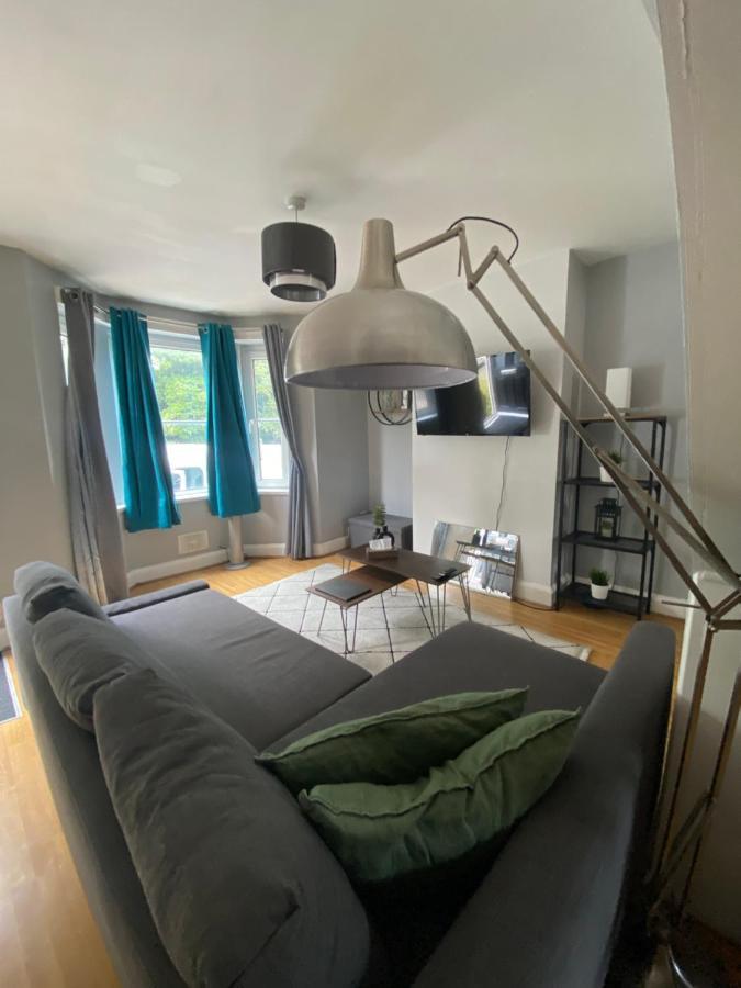 Medway Getaway - 3 Bed Home With Luxury Bathroom Чатъм Екстериор снимка