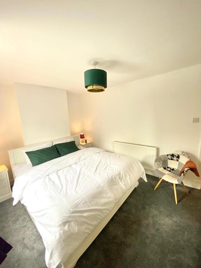 Medway Getaway - 3 Bed Home With Luxury Bathroom Чатъм Екстериор снимка