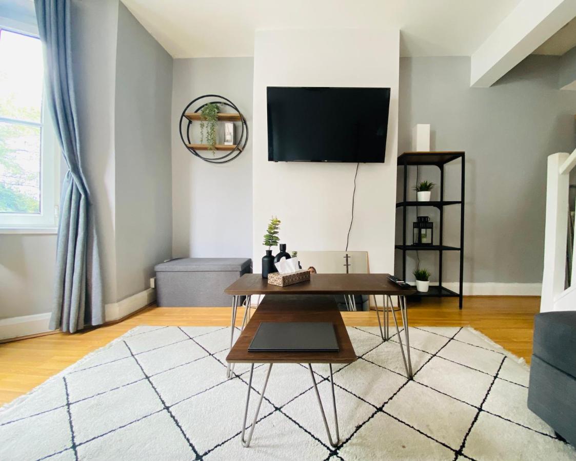 Medway Getaway - 3 Bed Home With Luxury Bathroom Чатъм Екстериор снимка