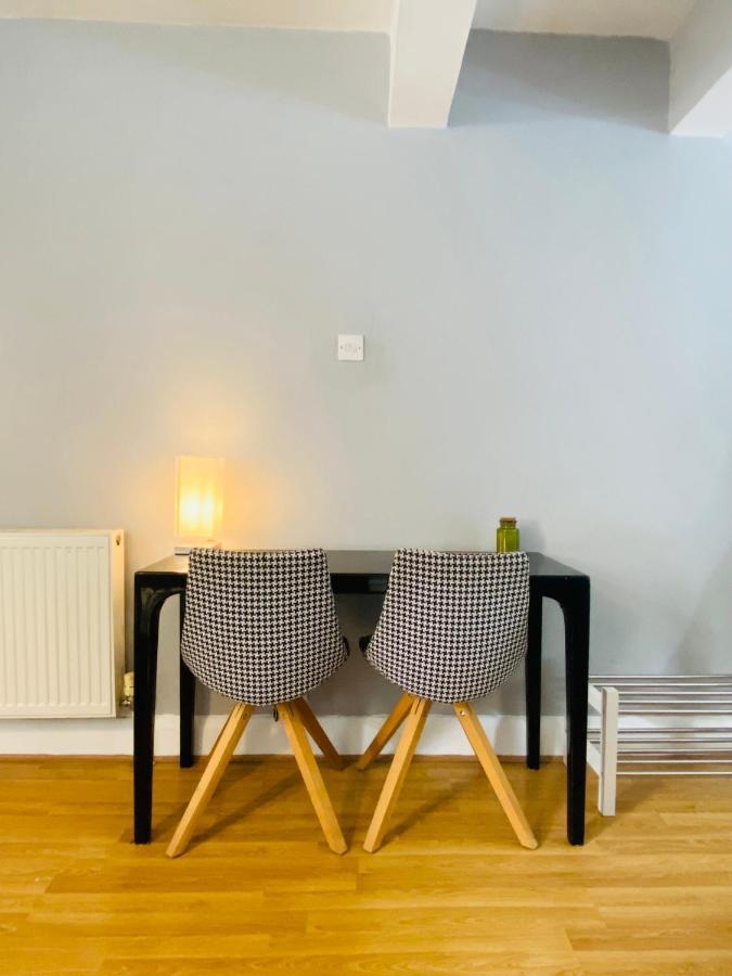 Medway Getaway - 3 Bed Home With Luxury Bathroom Чатъм Екстериор снимка