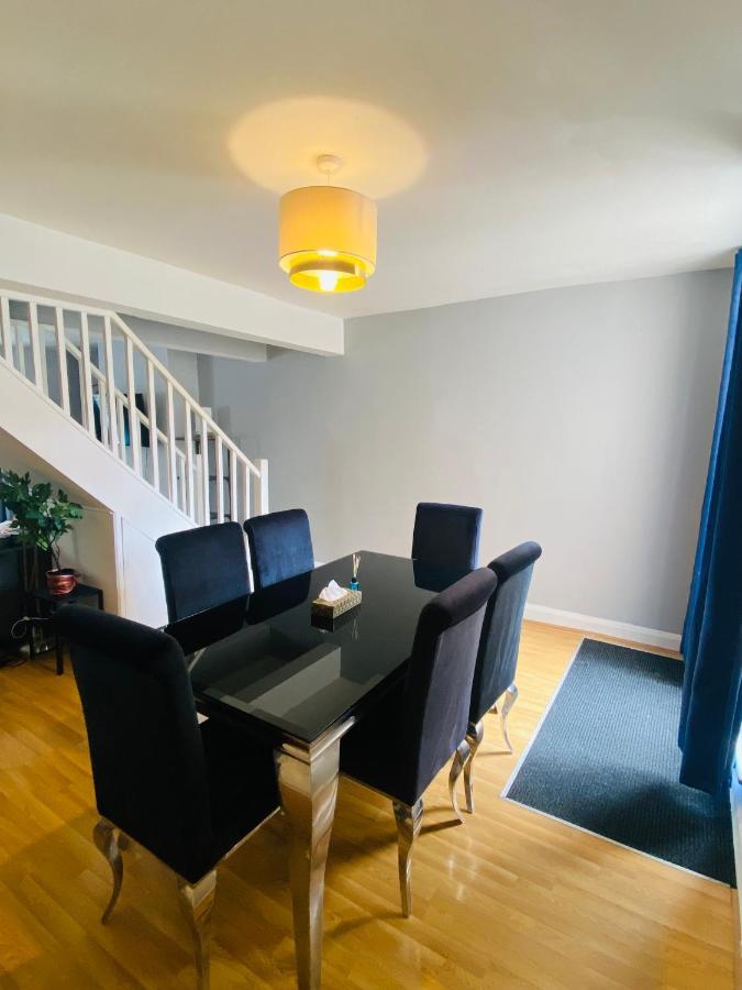 Medway Getaway - 3 Bed Home With Luxury Bathroom Чатъм Екстериор снимка