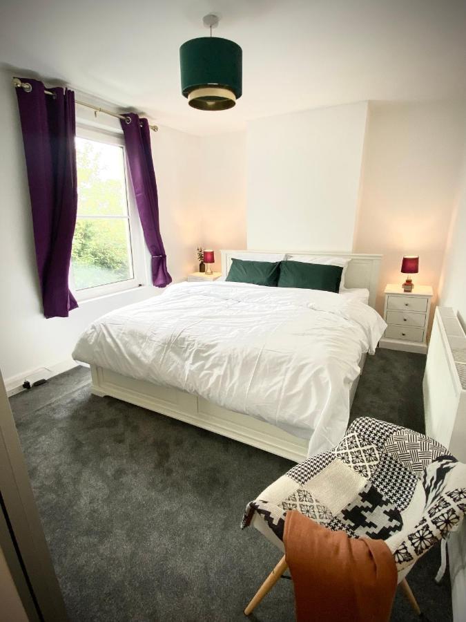 Medway Getaway - 3 Bed Home With Luxury Bathroom Чатъм Екстериор снимка