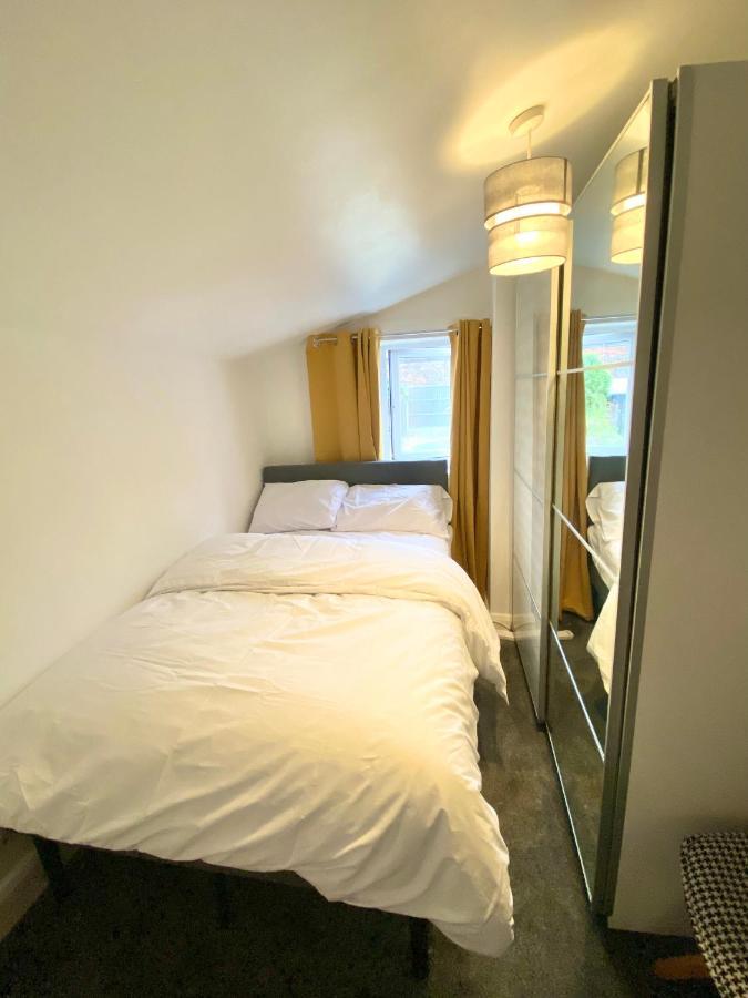 Medway Getaway - 3 Bed Home With Luxury Bathroom Чатъм Екстериор снимка