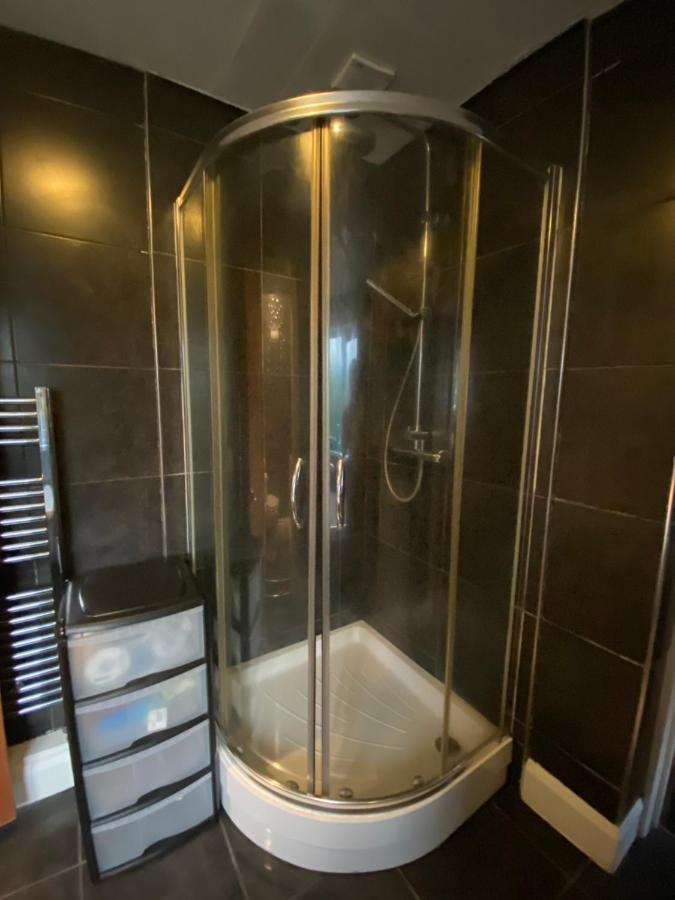 Medway Getaway - 3 Bed Home With Luxury Bathroom Чатъм Екстериор снимка